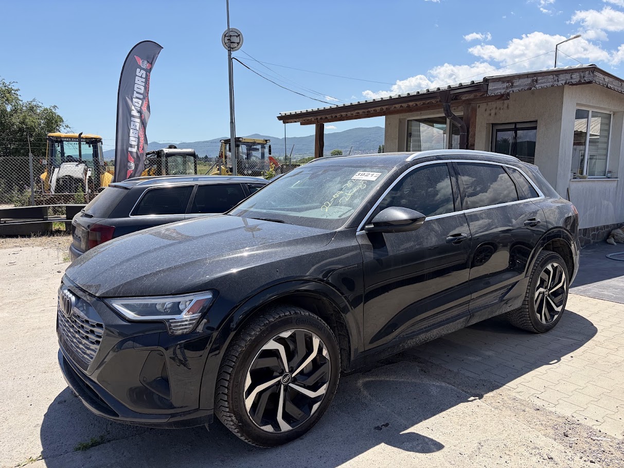 Audi E-Tron