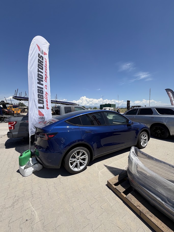 Tesla Y